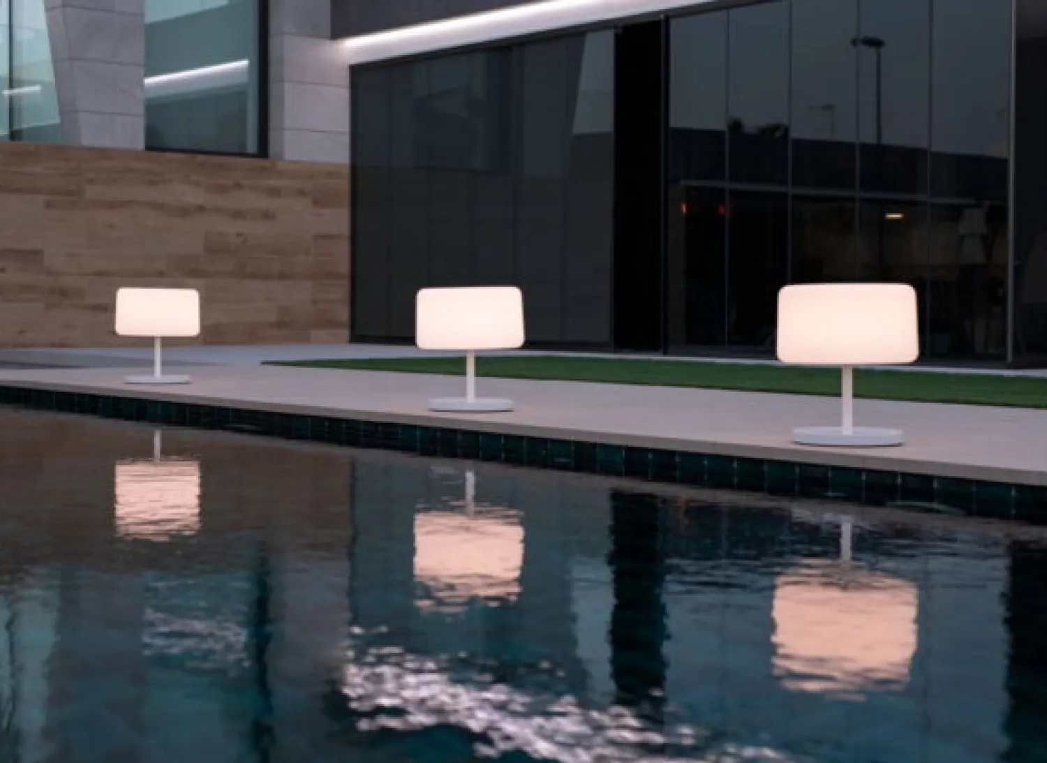 - Justerbar Lampe - Chloe plant solar smarttech wood^New Garden Outlet