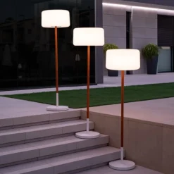 - Justerbar Lampe - Chloe plant solar smarttech wood^New Garden Outlet