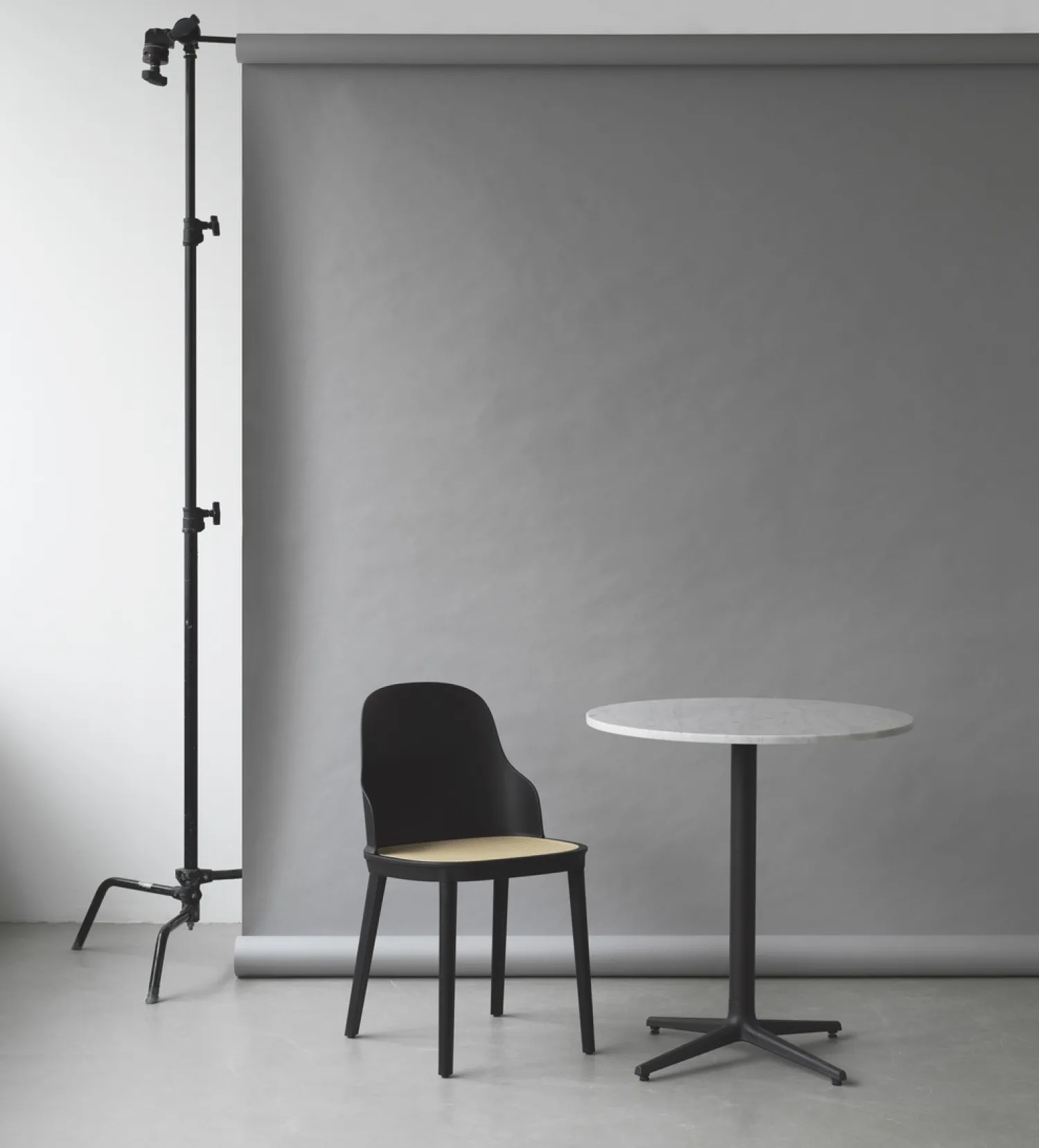 - Allez Table 4L H75 Ø70 cm^Normann Copenhagen Hot