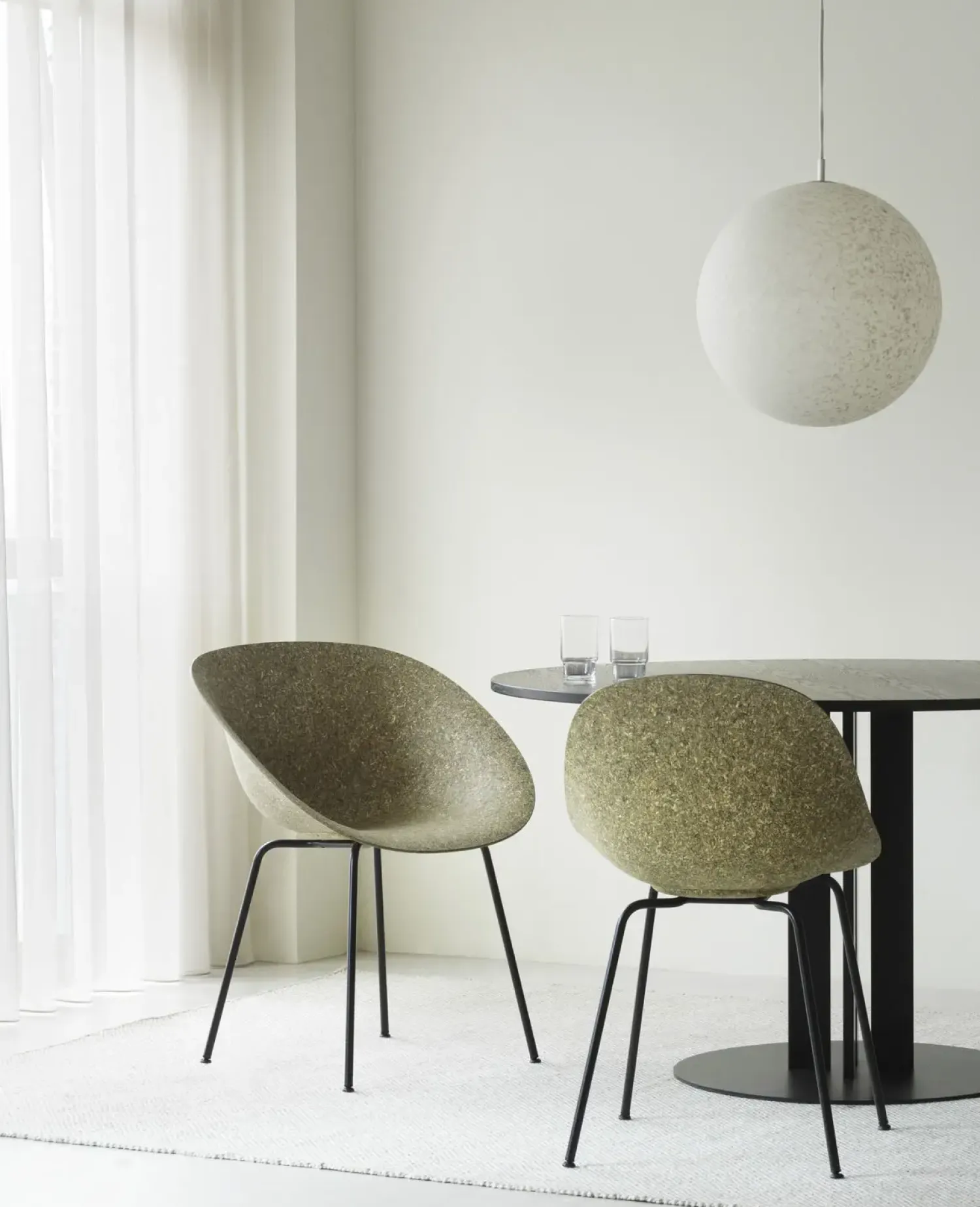 - Armstol - Mat Chair - Seaweed - Sort/Stål*Normann Copenhagen Online