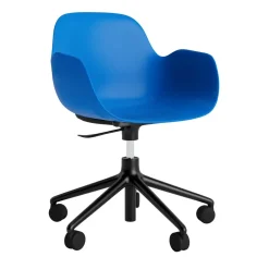 - Form Armstol Swivel 5W med hjul - Sort/Blå^Normann Copenhagen Online