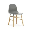 - Form Chair Oak - Stol - Grå og Eg^Normann Copenhagen Hot