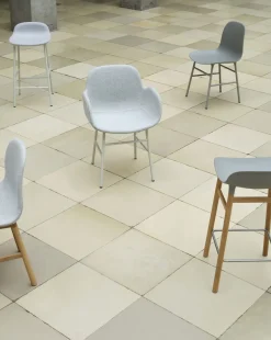 - Form Barstool 65 cm - Varm grå/Sort eg*Normann Copenhagen Sale