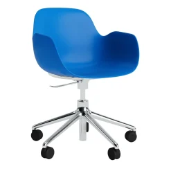 - Form Armstol Swivel 5W med hjul - Alu/Blå^Normann Copenhagen Hot