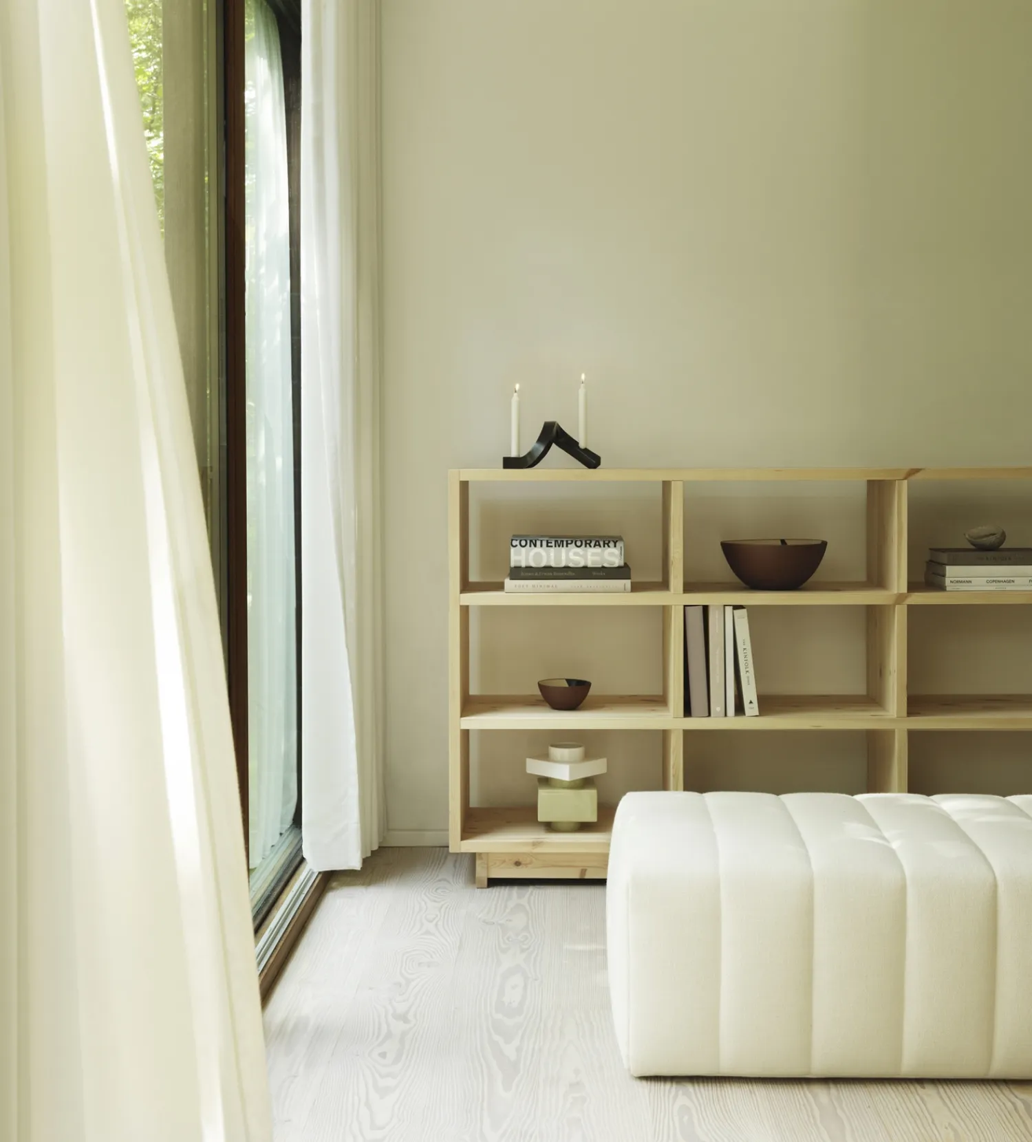 - Lysestage - Crooked Candlestick Two - Grey / Grå^Normann Copenhagen Outlet