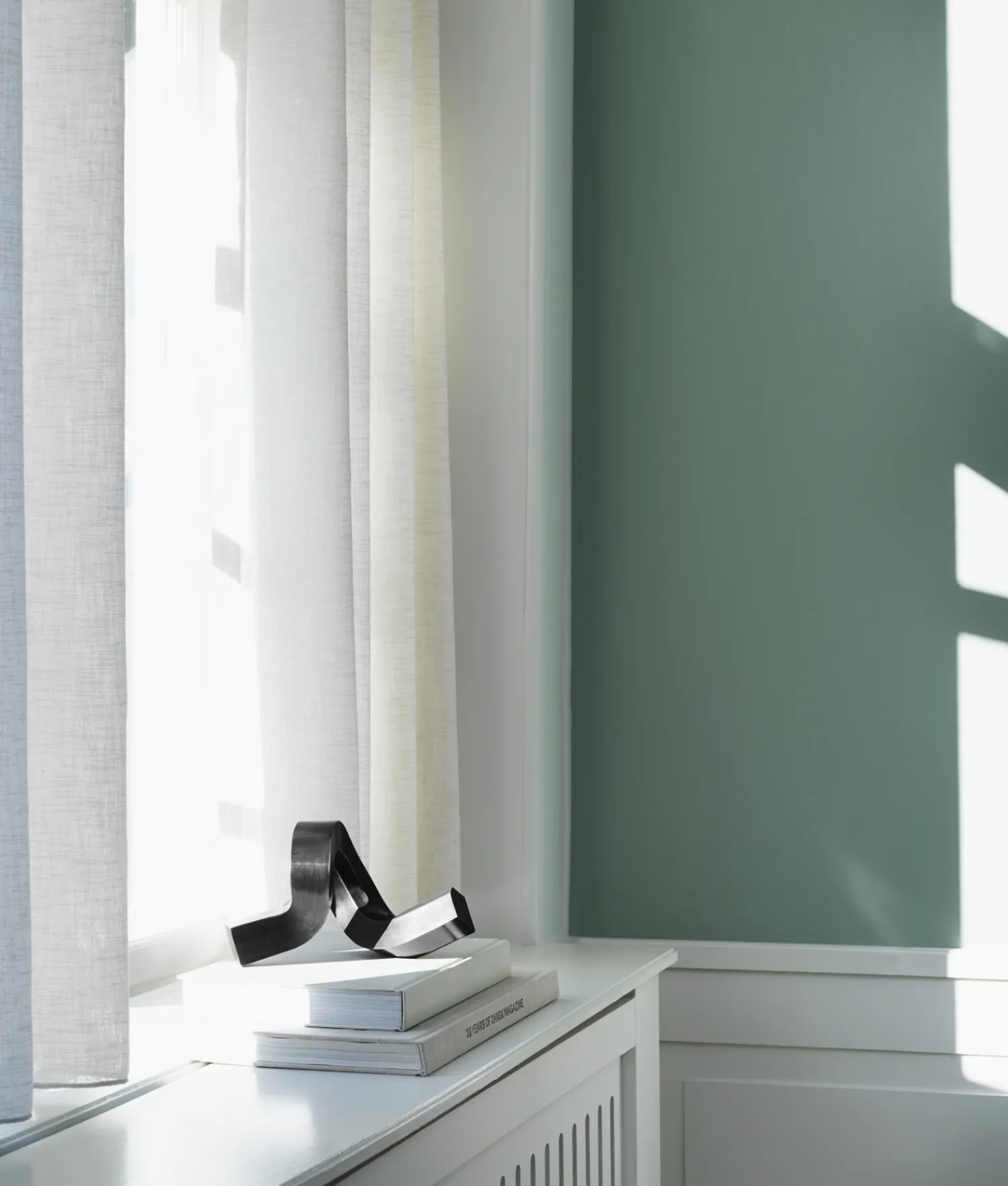 - Lysestage - Crooked Candlestick One - Bronze^Normann Copenhagen Online