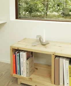 - Lysestage - Crooked Candlestick One - Grey / Grå*Normann Copenhagen Hot