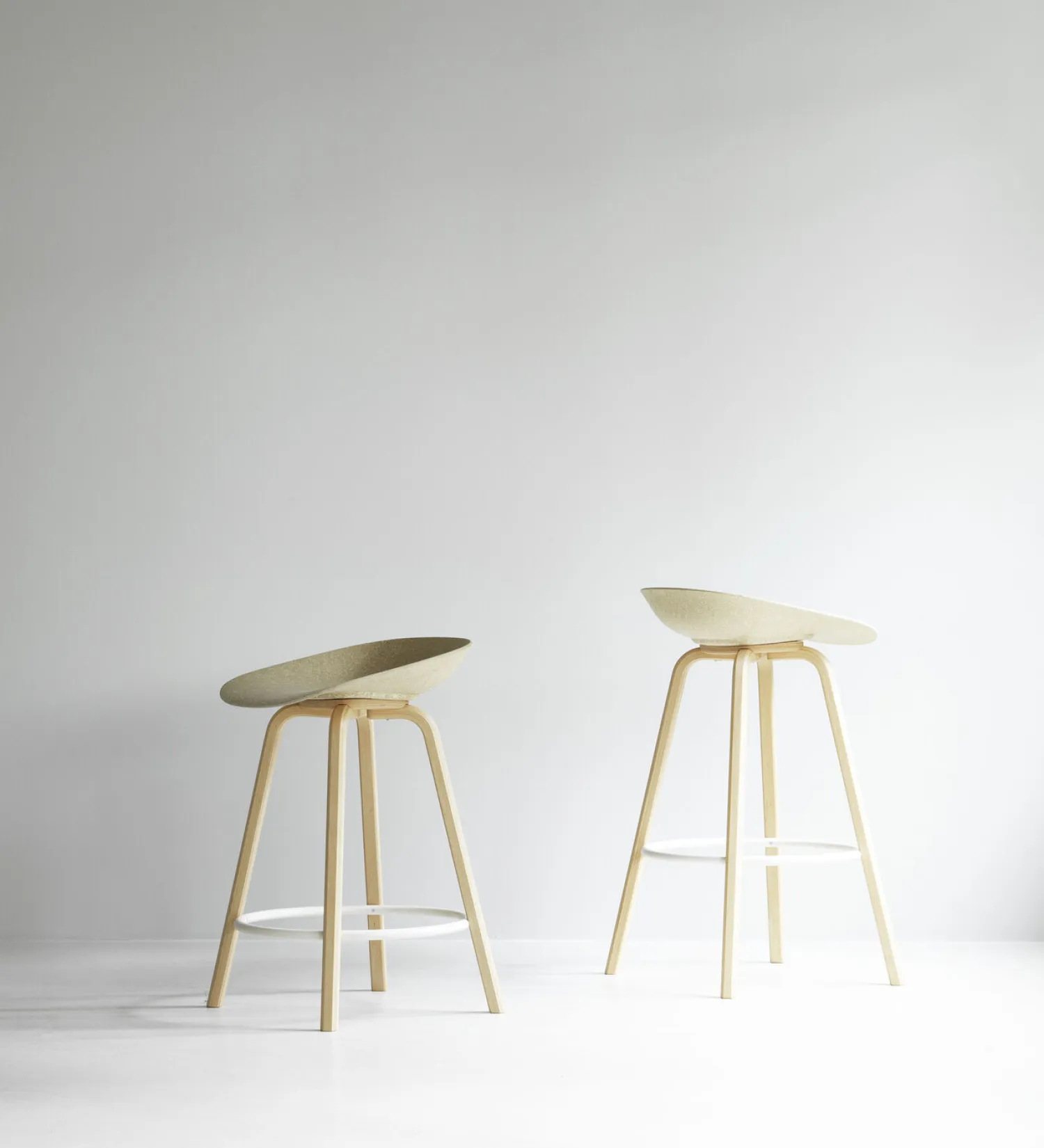 - Mat Barstool 65 cm Beech/Cream^Normann Copenhagen Clearance