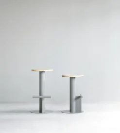 - Pole Barstool 65 cm - Pine/Grey*Normann Copenhagen