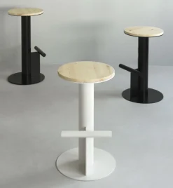 - Pole Barstool 75 cm - Pine/Black*Normann Copenhagen Best