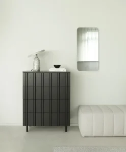 - Rib kommode m. 4 skuffer - sort*Normann Copenhagen Discount