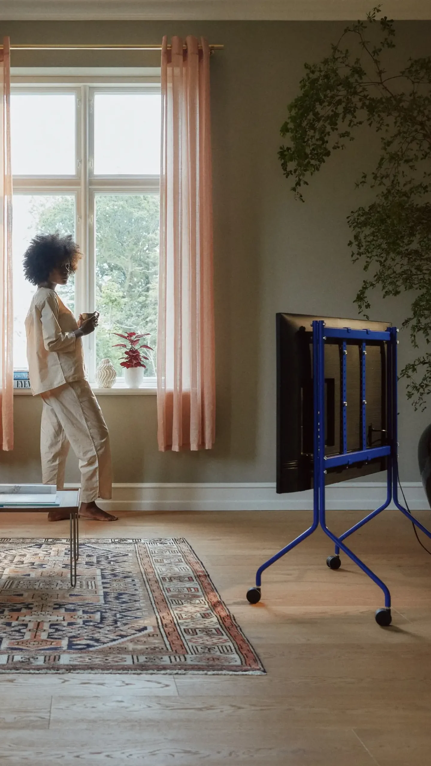 - TV-Stander - Moon Rollin - Oat^Pedestal Best