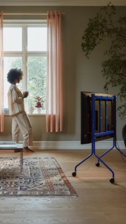 - TV-Stander - Moon Rollin - Blå / Ultra Marine*Pedestal Clearance