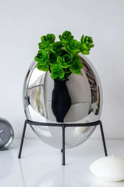 - Elia vase with stand*Philippi Hot