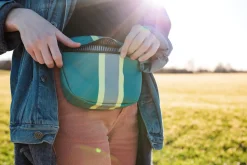 - "Petrolio" Crossbody Bæltetaske^REMEMBER Outlet