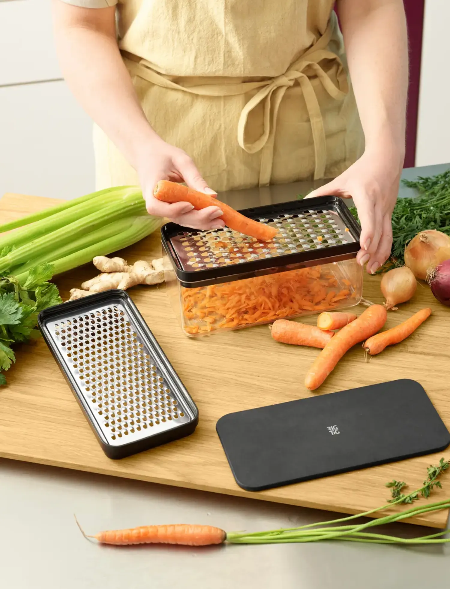 - GRATE-IT rivejern med beholder black*RIG-TIG Discount