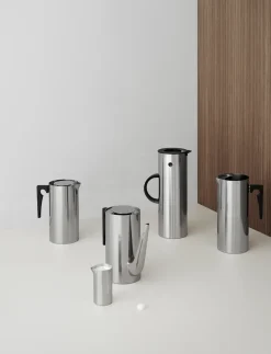 - Arne Jacobsen flødekande 0.15 l. steel*Stelton Outlet