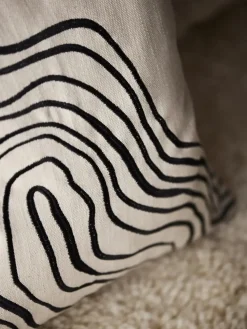 - Curve Pudebetræk - Black/white 45x54cm*Svanefors Outlet