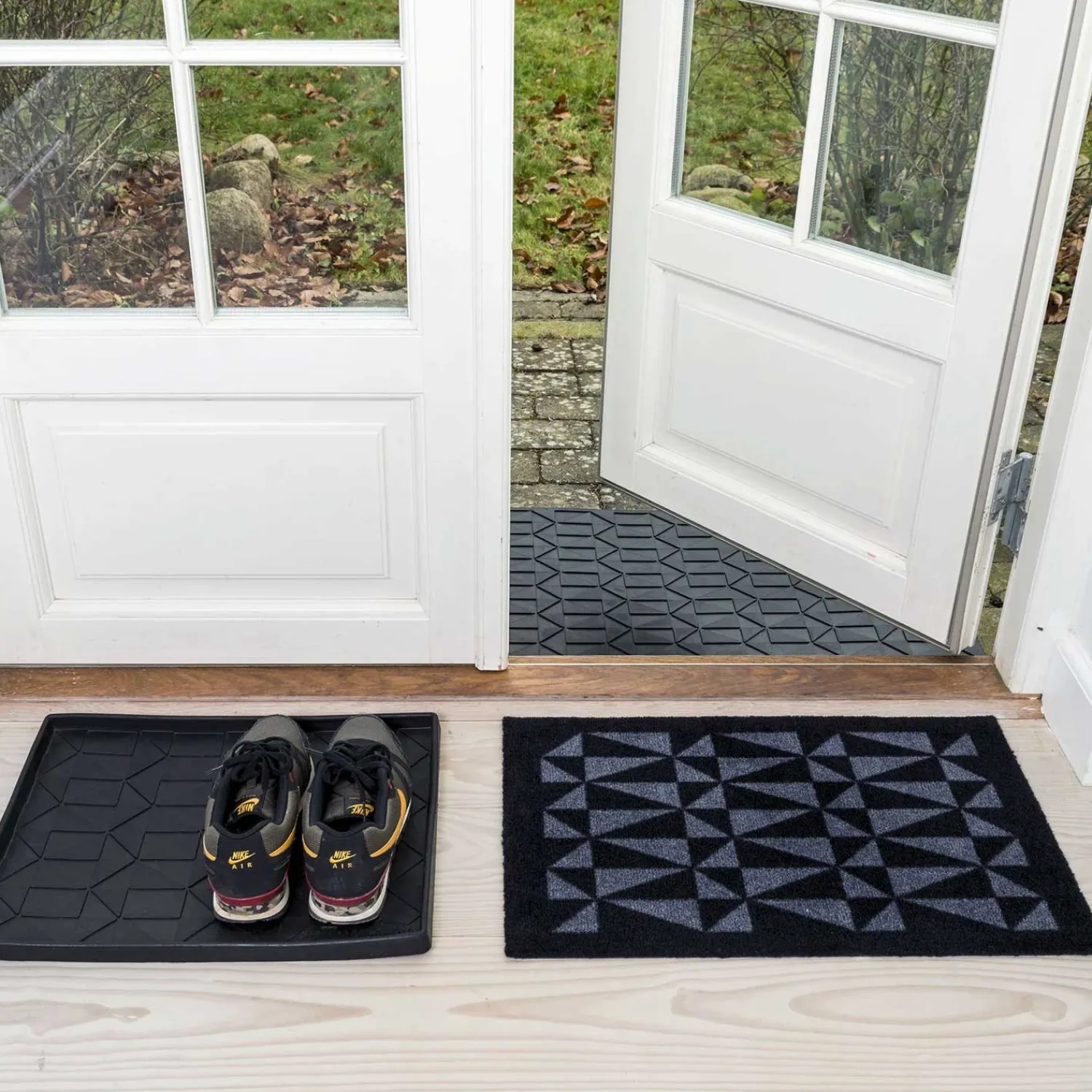 - Dørmåtte / Smudsmåtte - Graphic - Sort/grå - 40x60 cm^Tica Copenhagen New