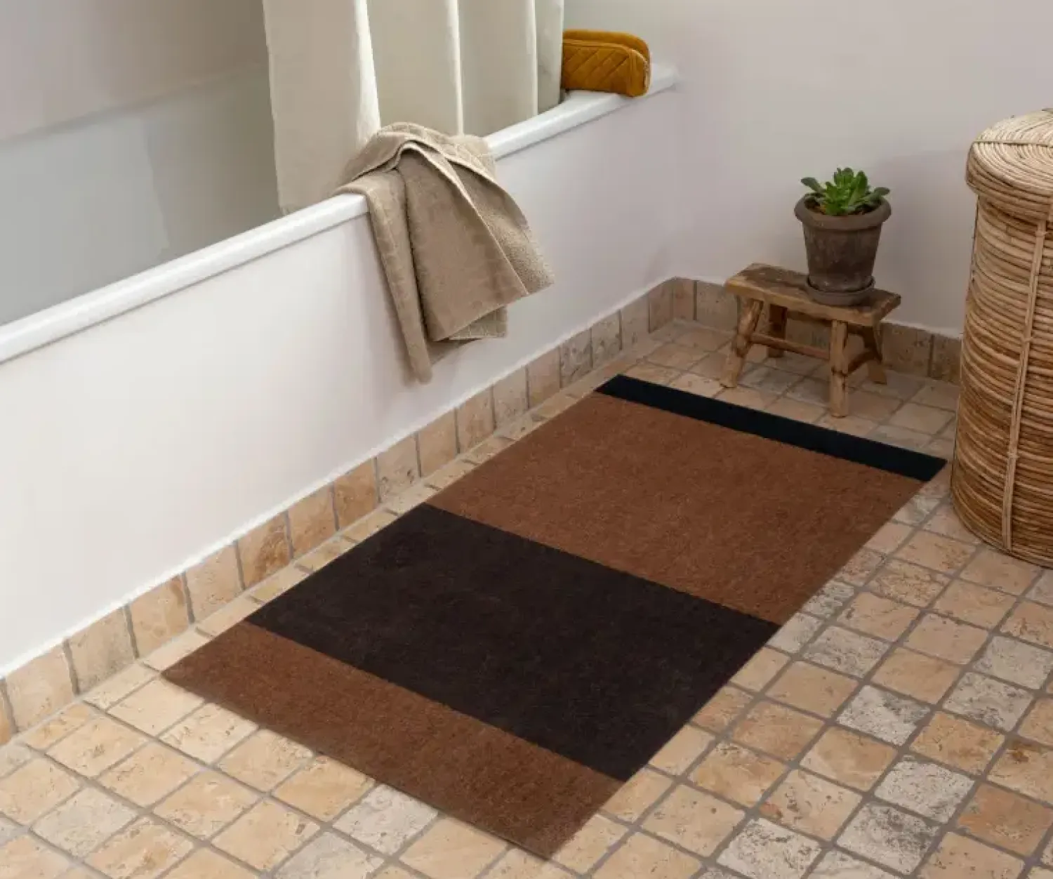 - Smudsmåtte - Stripes Horizon - Cognac/Dark Brown/Black - 40x60 cm^Tica Copenhagen Hot