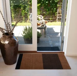 - Smudsmåtte - Stripes Horizon - Cognac/Dark Brown/Black - 60x90 cm^Tica Copenhagen