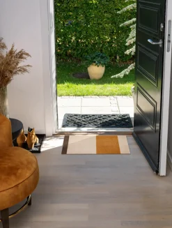 - Smudsmåtte - Stripes Horizon - Ivory-Dijon-Brown - 90x130 cm^Tica Copenhagen