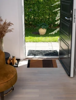 - Smudsmåtte - Stripes Horizon - Cognac/Dark Brown/Black - 90x130 cm^Tica Copenhagen Sale