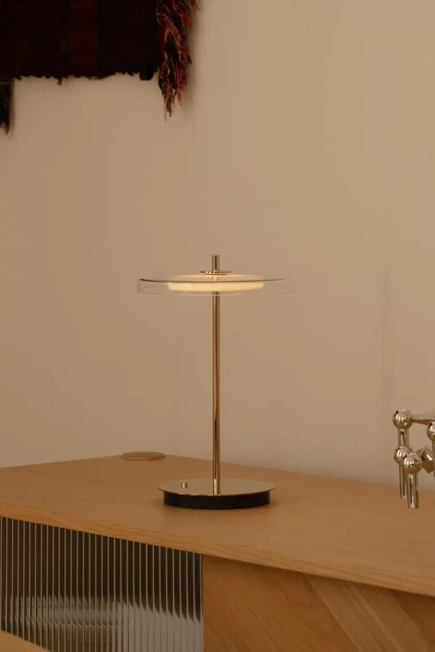 - Bordlampe - Asteria Move - Glas/messing - Ø20 cm^Umage Online