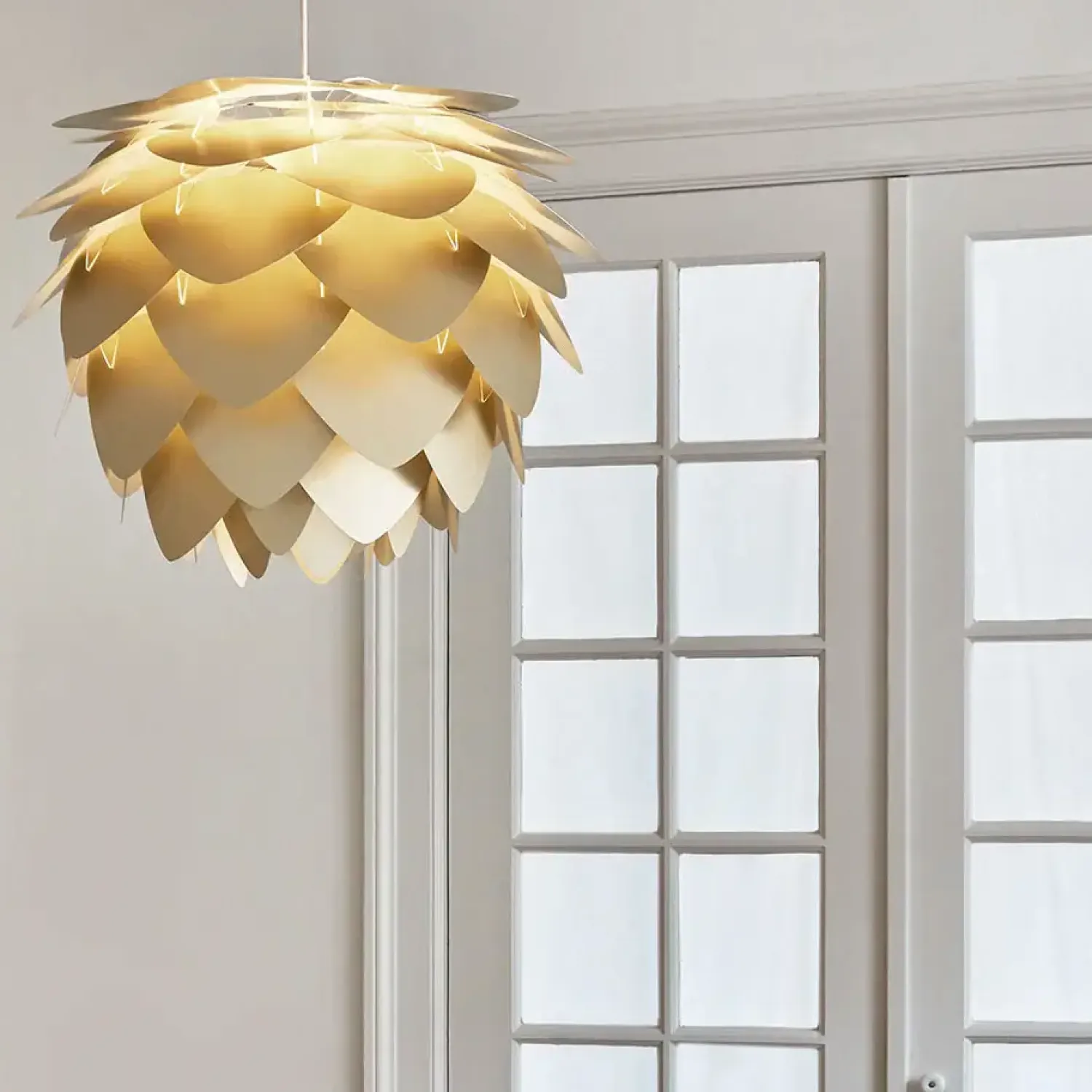 - Lampeskærm - Aluvia Pendel - Børstet messing - Medium Ø59 cm*Umage New