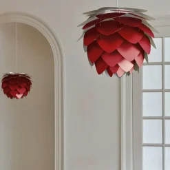 - Lampeskærm - Aluvia Pendel - Ruby red - Medium Ø59 cm*Umage