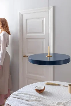 - Pendel m/ sort top - Asteria - Petrol blue - Medium Ø43 cm*Umage Best