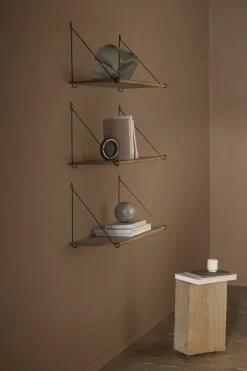 - Hylde - Loop Shelf - eg og messing*We Do Wood Outlet