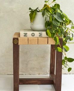 - Skammel - Valnød*Wecycle Furniture Sale